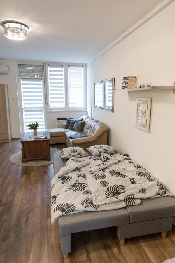 Sflower Apartman Eger Bagian luar foto